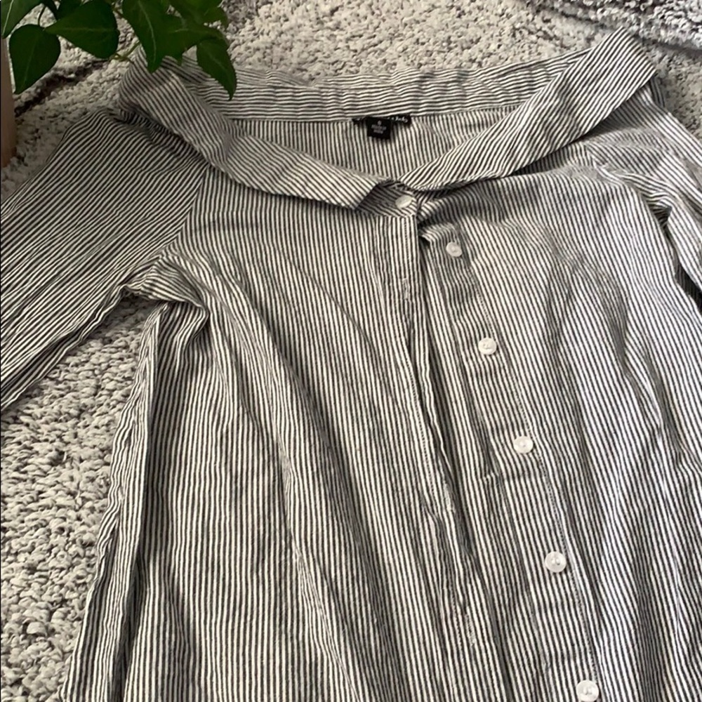 ✨ Off the shoulder striped top